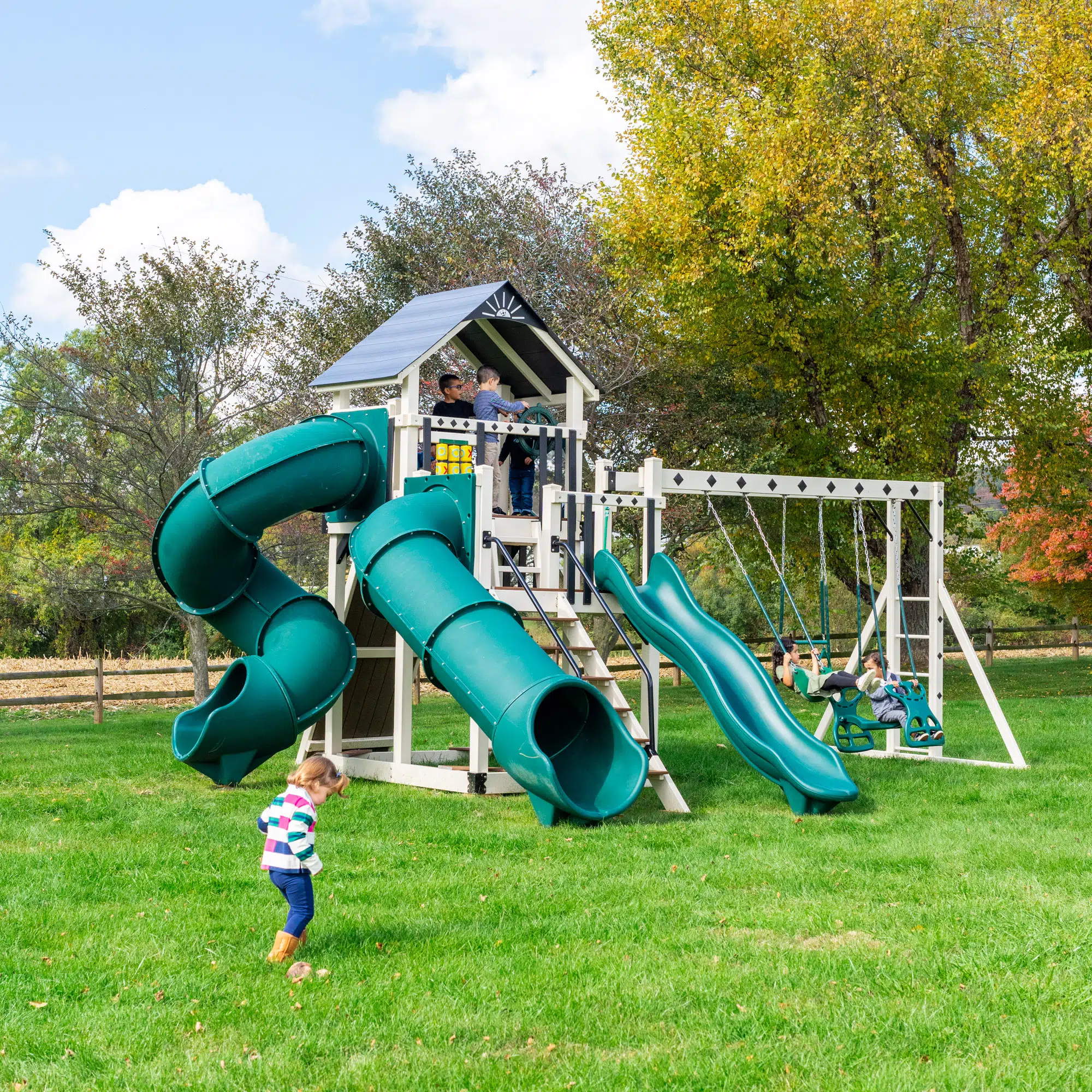 Ivory Vinyl w Green Accessories, Black Roof, and Black Accents