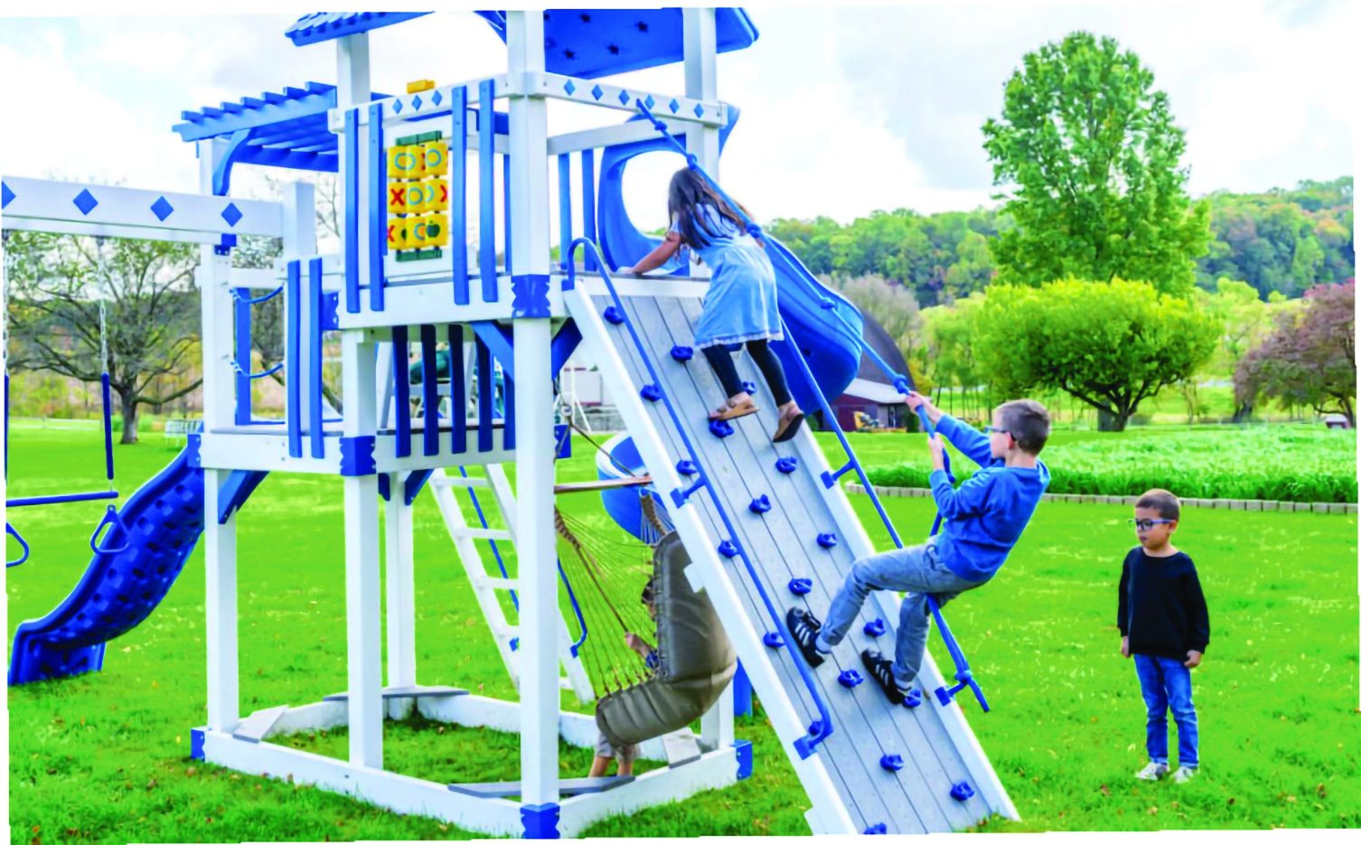 Customization Options to Make A Backyard Playset Unique